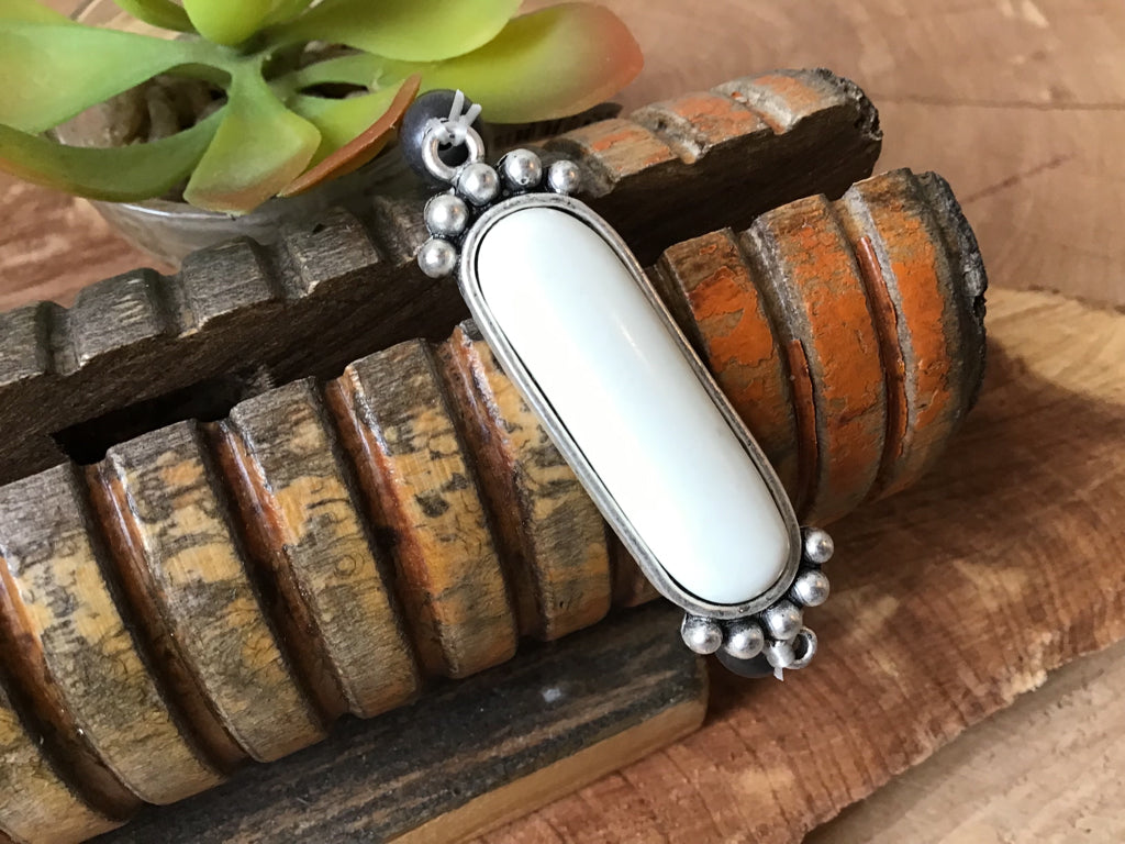 Natural Stone White Navajo Style Pearl Bracelet